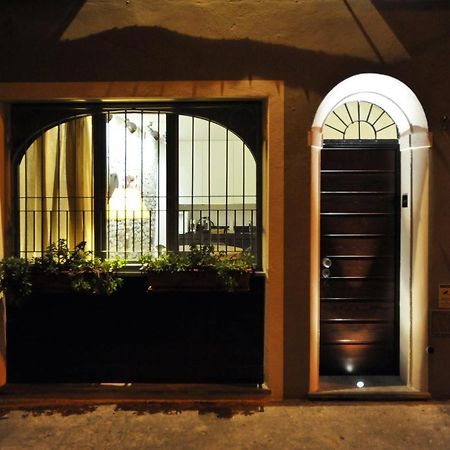 Opera 11 R&B Bed & Breakfast Parma Exterior foto